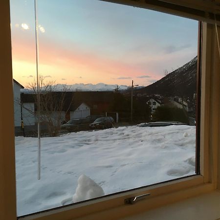 Sentralt Plassert Leilighet Ved Sherpatrappen Tromso Exterior photo